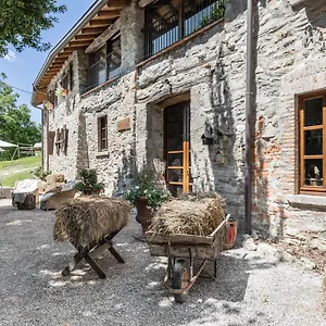 בית חווה Agriturismo Cascina Mirandola, קומו